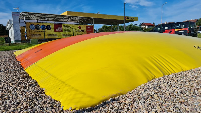 trampolína